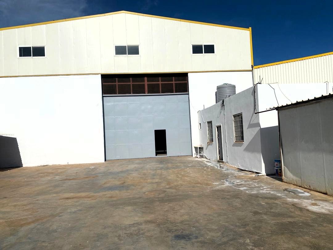 Agence immobilière loue à Route de Htatba (Koléa) un hangar de : 1300 M² — Hangar - usine à القليعة (photo 9)