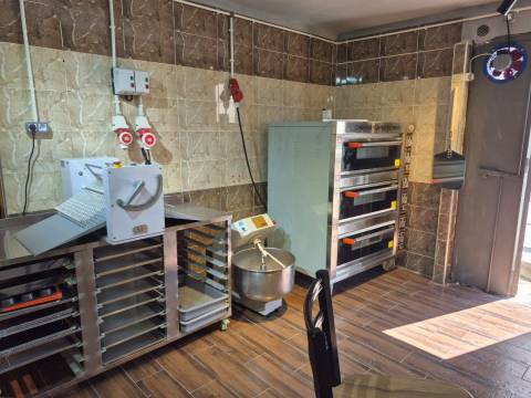 Local À VENDRE – Pizzeria entièrement équipée – El Affia (Kouba) — 1