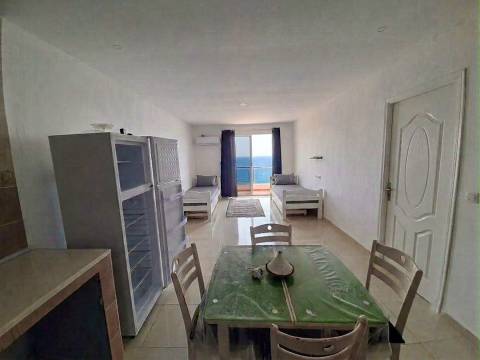Agence immobilière loue à Azeffoun (Tizi Ouzou) un F2 entièrement meublé — 11