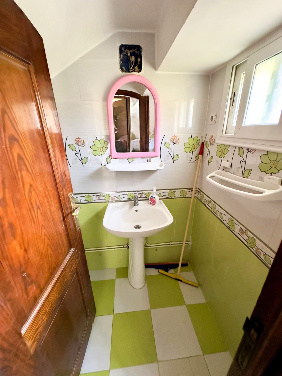 Agence loue à Bouzareah (Bousmaha) coté école de banque une villa en R+1 — Maison à بوزريعة (photo 13)