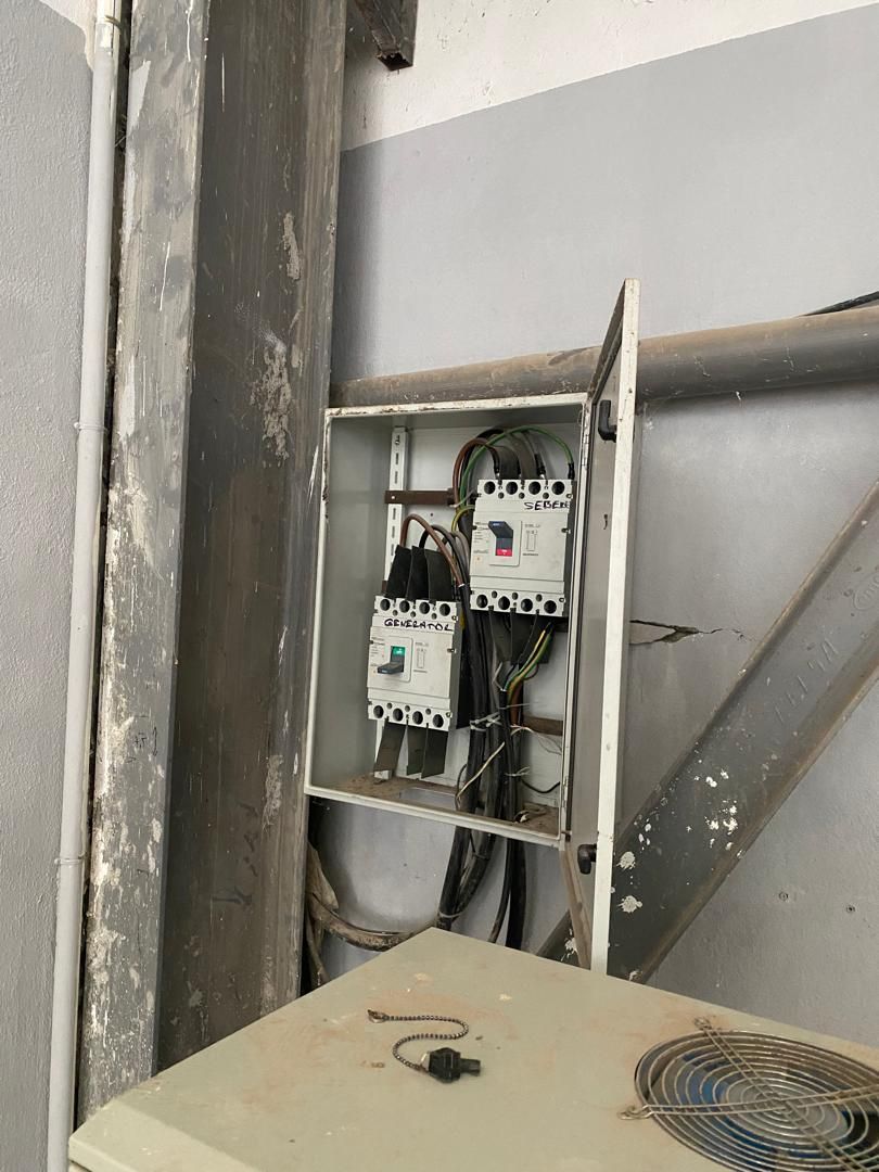 Agence immobilière loue à Route de Htatba (Koléa) un hangar de : 1300 M² — Hangar - usine à القليعة (photo 11)