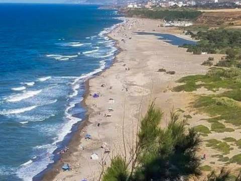 Agence immobilière loue à Azeffoun (Tizi Ouzou) un F2 entièrement meublé — 18