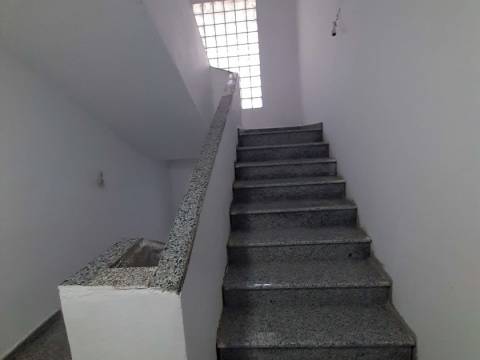 Agence immobilière loue à Azeffoun (Tizi Ouzou) un F2 entièrement meublé — 19