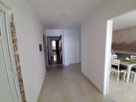 Agence immobilière loue à Azeffoun (Tizi Ouzou) un F2 entièrement meublé — 20