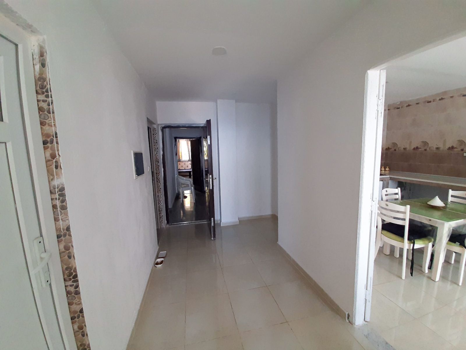 Agence immobilière loue à Azeffoun (Tizi Ouzou) un F2 entièrement meublé — Appartement à أزفون (photo 20)