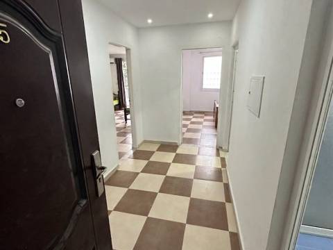 Agence immobilière loue à Azeffoun (Tizi Ouzou) un F2 entièrement meublé — 6
