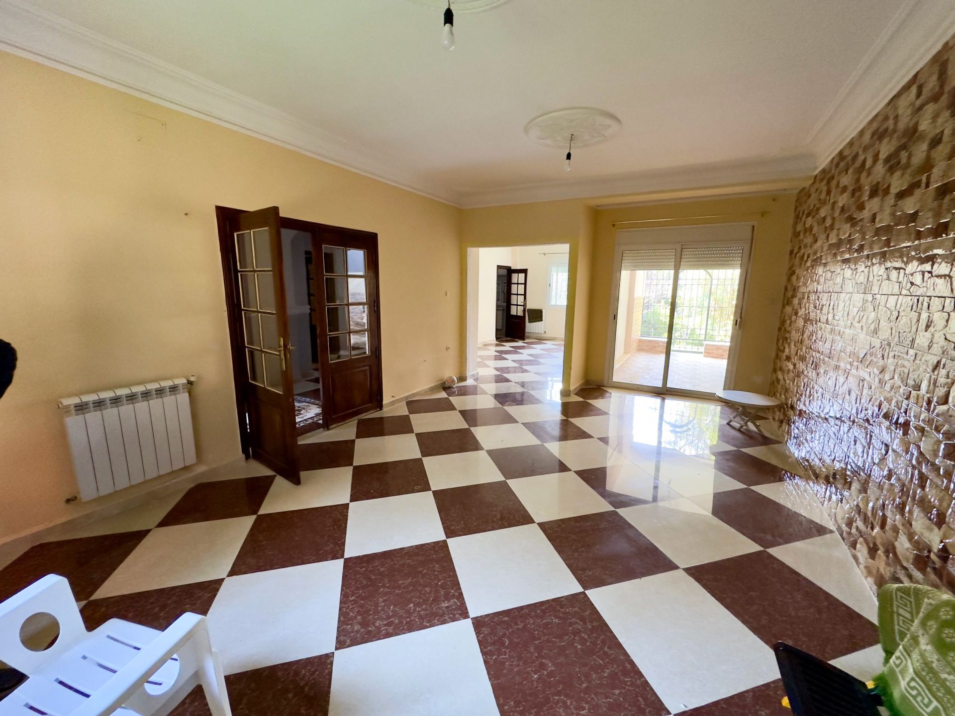 Agence loue à Bouzareah (Bousmaha) coté école de banque une villa en R+1 — Maison à بوزريعة (photo 8)