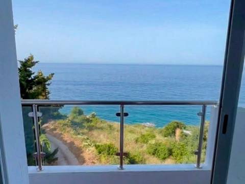 Agence immobilière loue à Azeffoun (Tizi Ouzou) un F2 entièrement meublé — 7