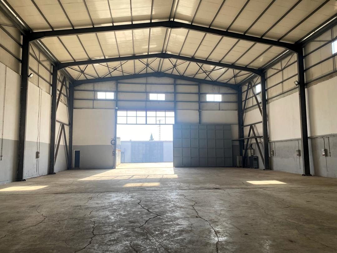 Agence immobilière loue à Route de Htatba (Koléa) un hangar de : 1300 M² — Hangar - usine à القليعة (photo 7)