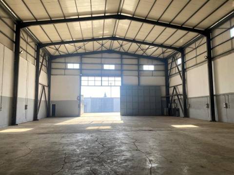 Agence immobilière loue à Route de Htatba (Koléa) un hangar de : 1300 M² — 7