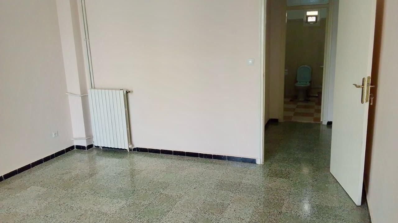 Agence immobilière loue à Hydra (Vers Sidi Yahia) un F5 (N.V.) — Appartement à حيدرة (photo 9)