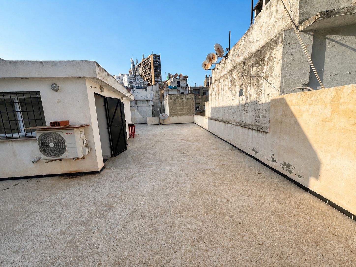 Immeuble R+5 récent a louer — Appartement à الجزائر الوسطى (photo 20)
