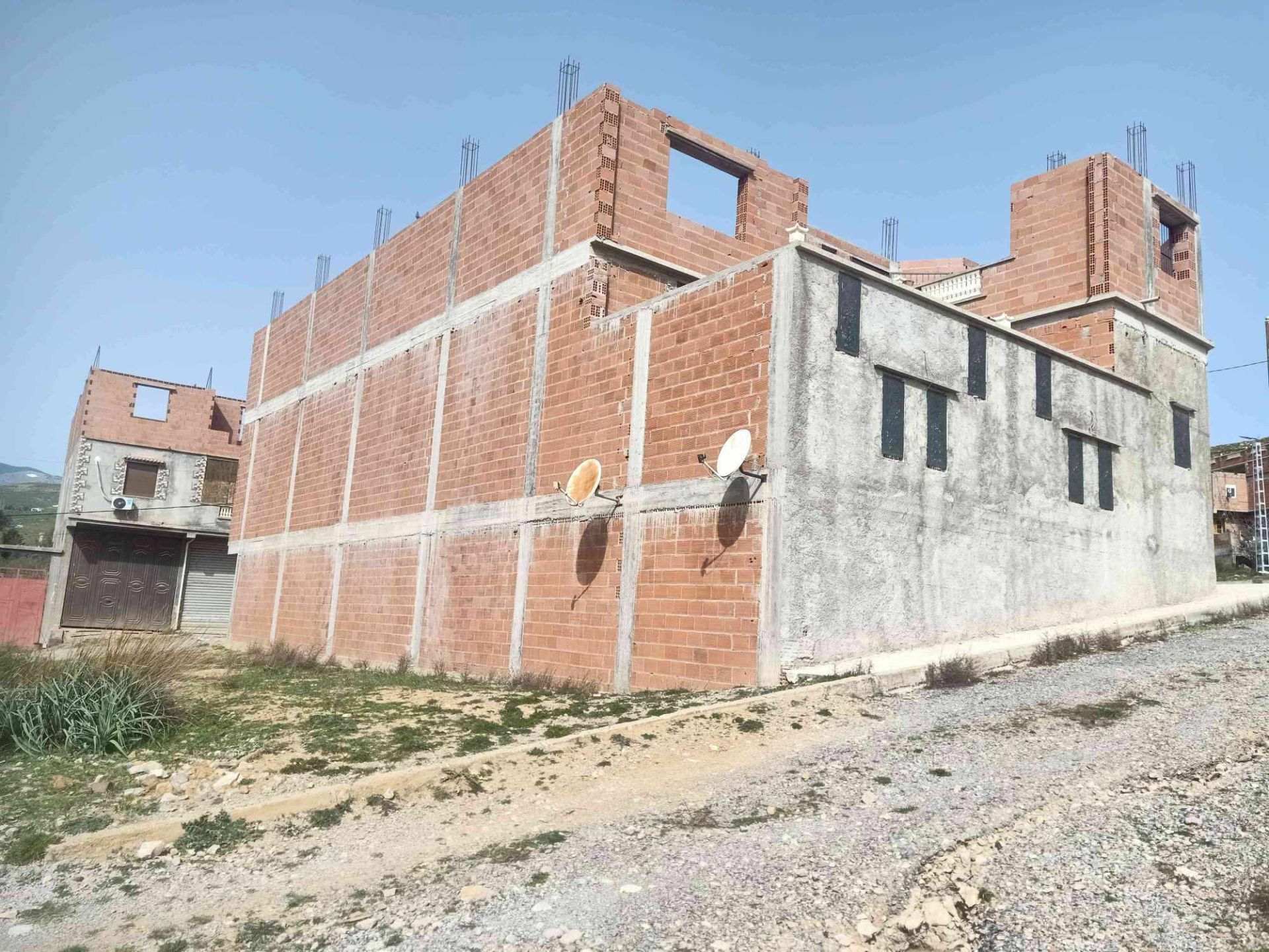 F3 avec les garages — Maison à SERDJ-EL-GHOUL (photo 2)