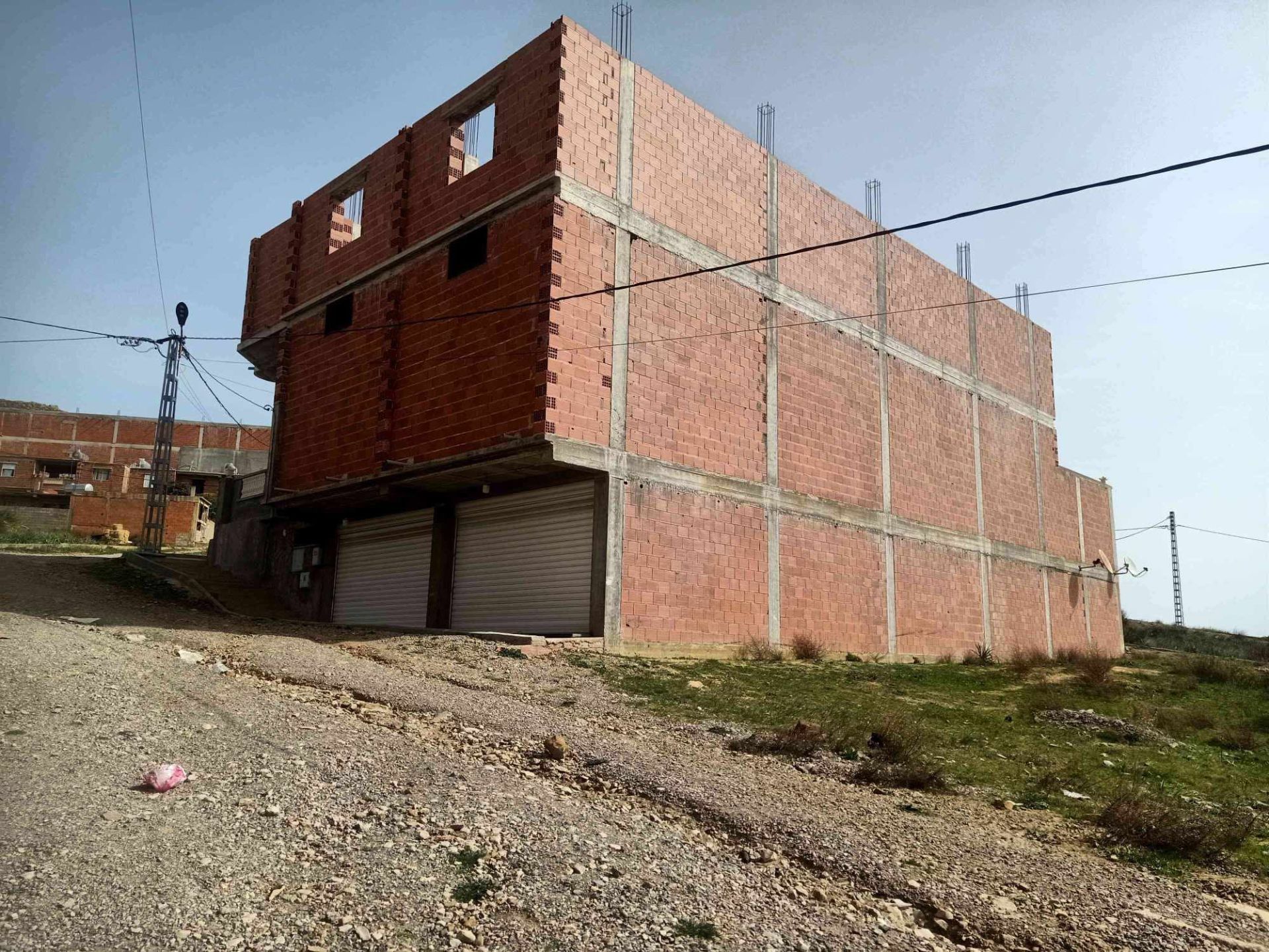 F3 avec les garages — Maison à SERDJ-EL-GHOUL (photo 3)