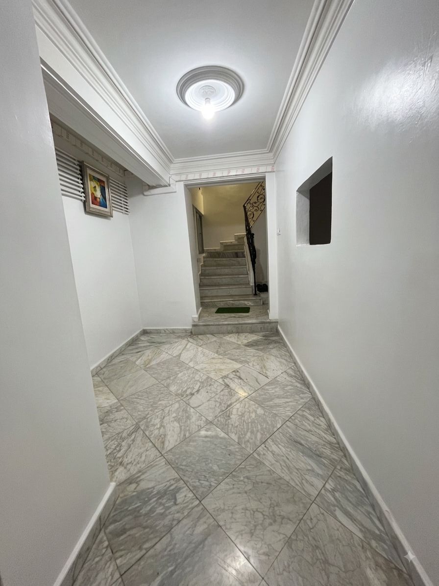 Immeuble R+5 récent a louer — Appartement à الجزائر الوسطى (photo 2)