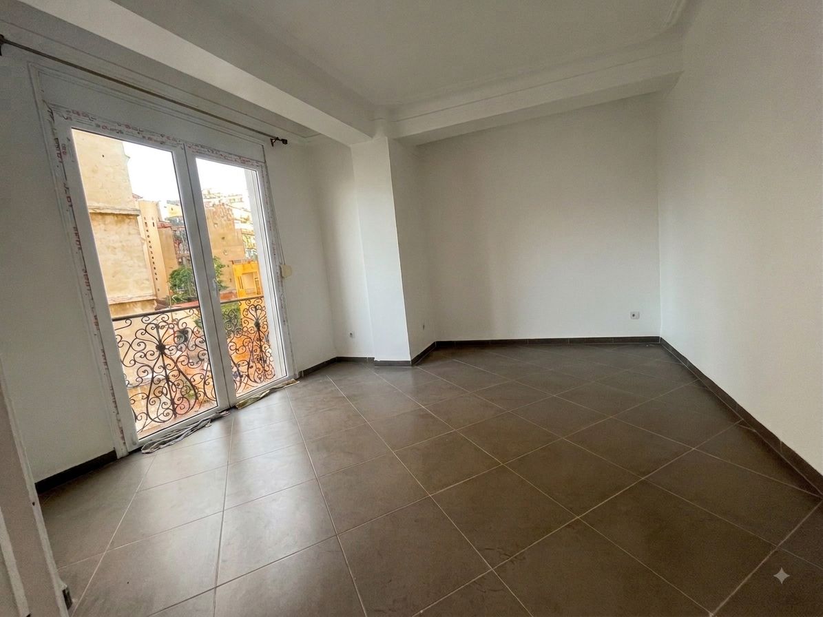 Immeuble R+5 récent a louer — Appartement à الجزائر الوسطى (photo 14)