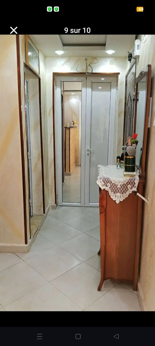 🏠 شقة F2 راقية للبيع | بني تامو – البليدة مطبخ مجهز | تراس | باركينغ | وثائق كاملة ✅ السعر: 670 مليون دج — ثابت — Appartement à بني تامو (photo 6)